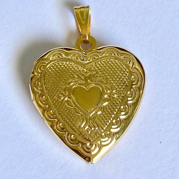 Vintage Gold Heart Locket Pendant Charm Victorian Photo Picture Plated - Picture 2 of 6